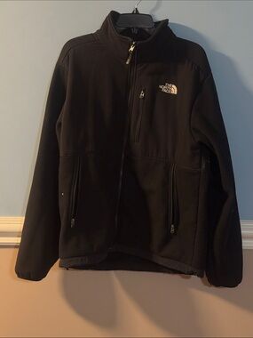 The North Face Men's Black Full-Zip Performance Jacket